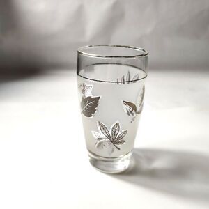 Libbey Frosted Silver Leaf Glass 10 Oz 5.5 Inches Tall Vintage Wear